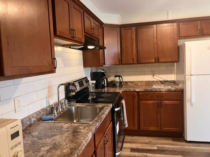 New Central Apt, Close To Mun And Hospitals - Saint John's
