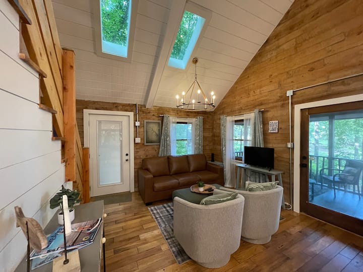 Cozy Cabin On The Cove With Titan Swim Spa/hot Tub - Lake Anna, VA