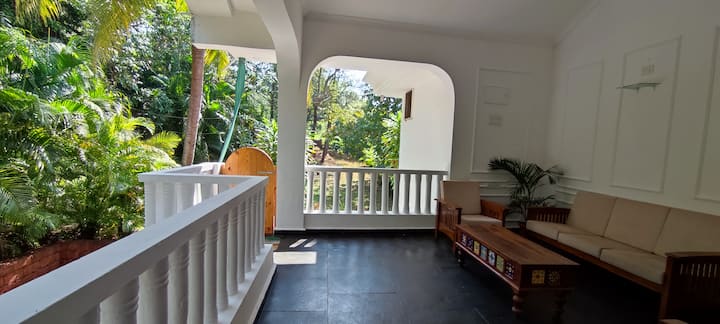 Living room image 6