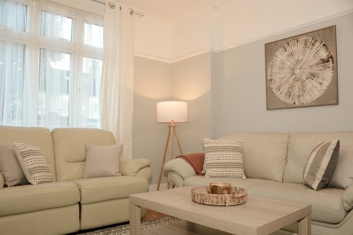 Palmers Green | House | Staycation Feels | 3 Bdr - Enfield