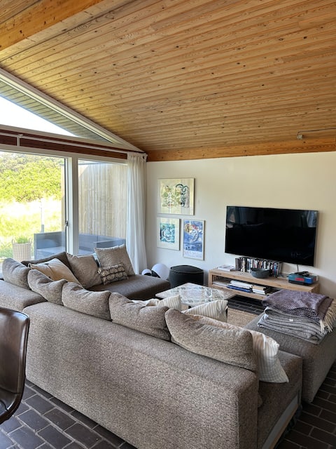Cottage - only 400m to the beach