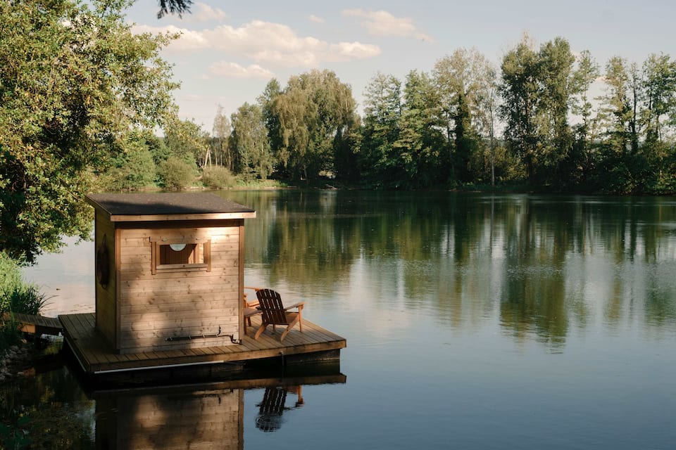 A thatched cottage on its own private lake, Anneville-Ambourville, Normandy, France, photo 10 of 10
