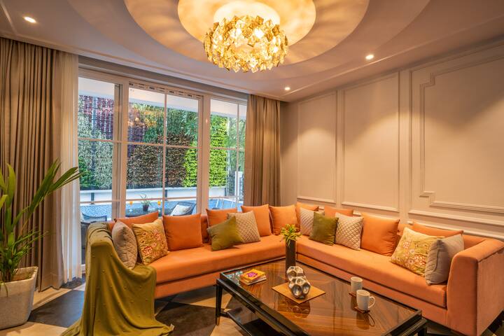 Living room image 5