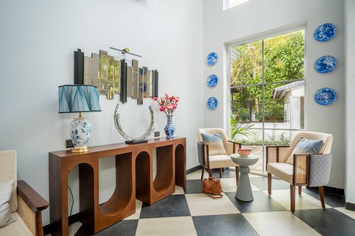 Living room image 7
