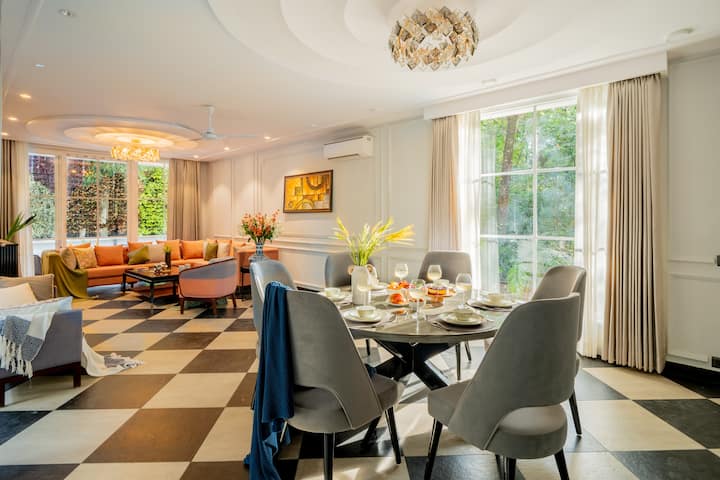 Dining area image 2