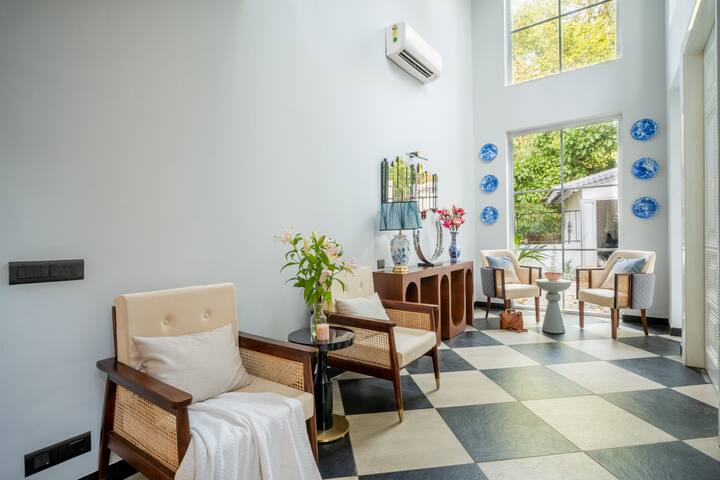 Living room image 6