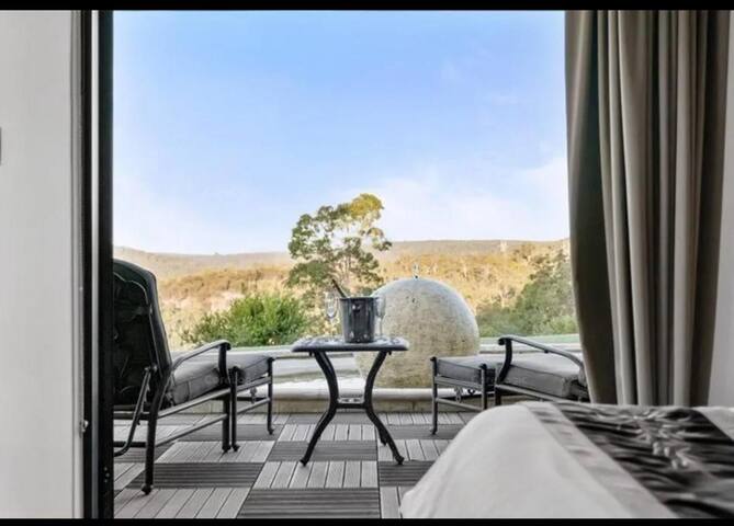 Panoramic views, secluded nature retreat gallery image 5