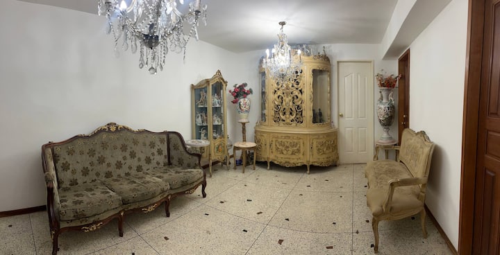 Habitación Con Baño Privado En Chacao. 3 Personas - Caracas