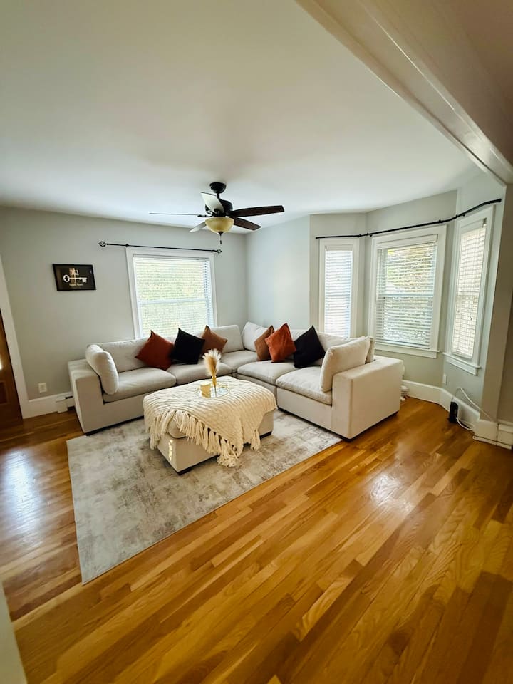 Private 4br Home W/ Pool | Family Friendly Retreat - Lowell, MA