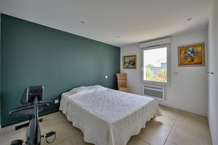 საძინებელი 1