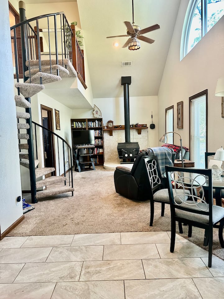 Charming Home - River Frontage - Baytown, TX