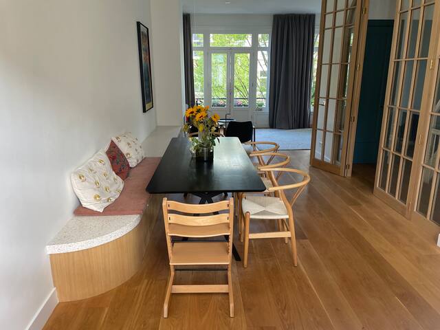 Spacious and Modern Family Home in Old-West gallery image 3