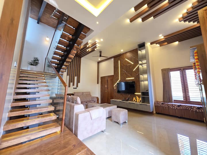 Vimoksh Villa- Luxury Private Pool |Tub |Lift |Bbq - Mysuru