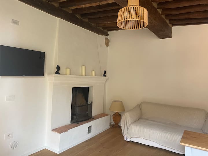 La Casina. Bilocale Nel Centro Storico Di Bibbona - Bibbona