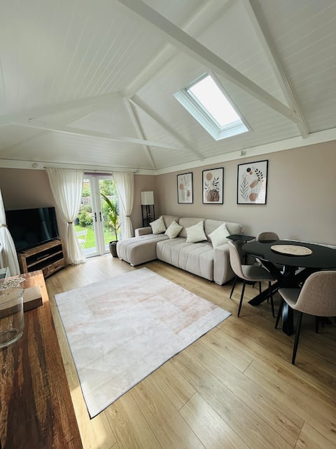 Top performing Airbnb: The Lodge in Surrey