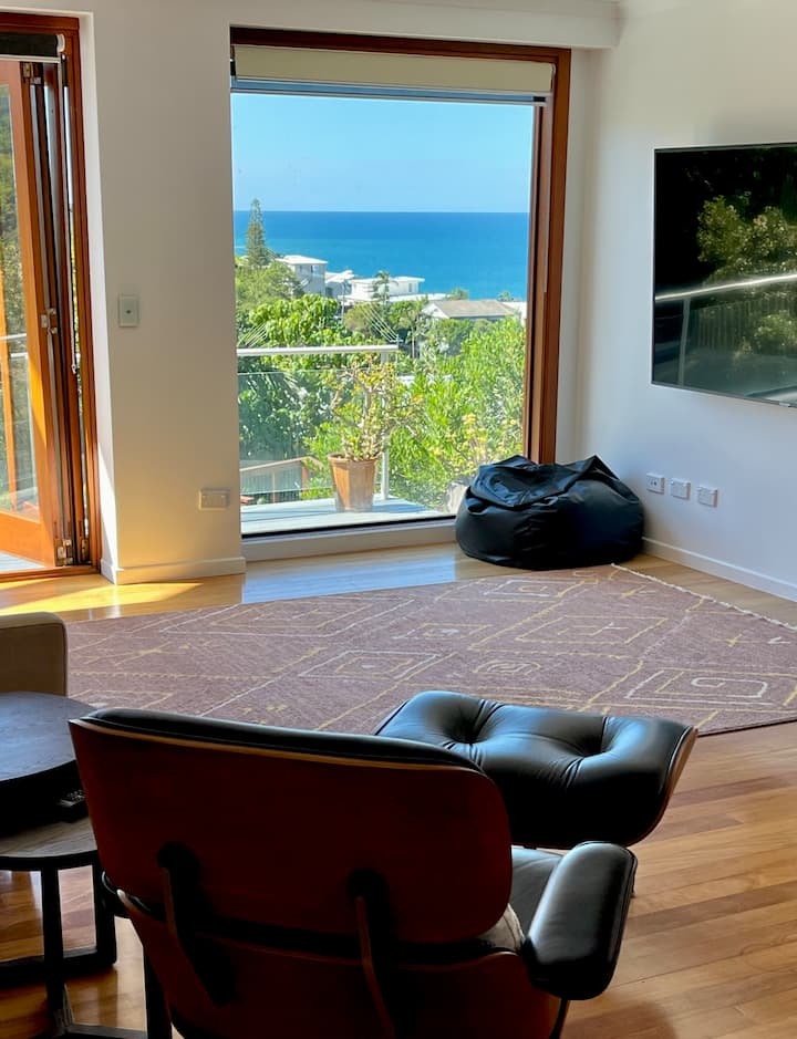 Ocean Views, Pool, Walk To Beach, Garden, Spacious - 陽光海岸