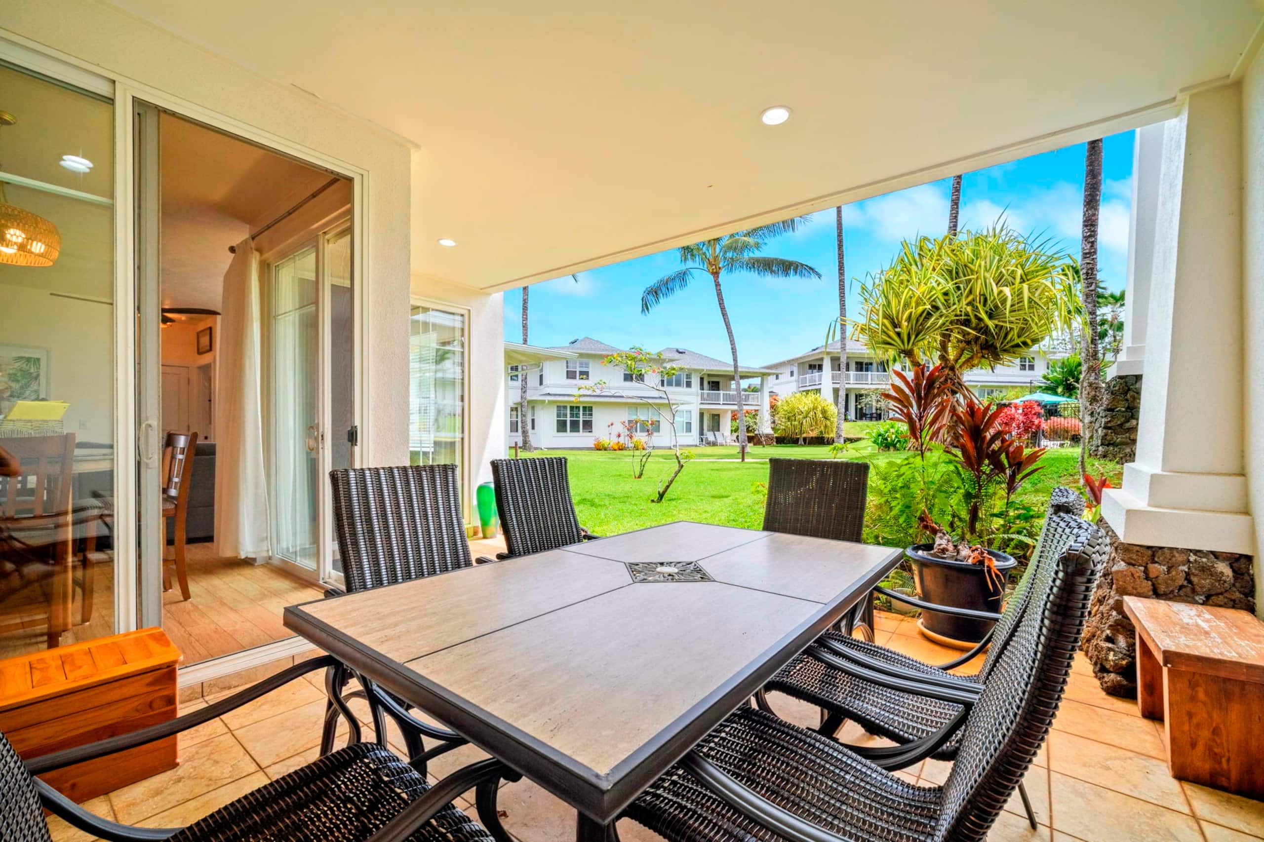 Tropical condo facing pool, lawn, & hot tub! - Image 32