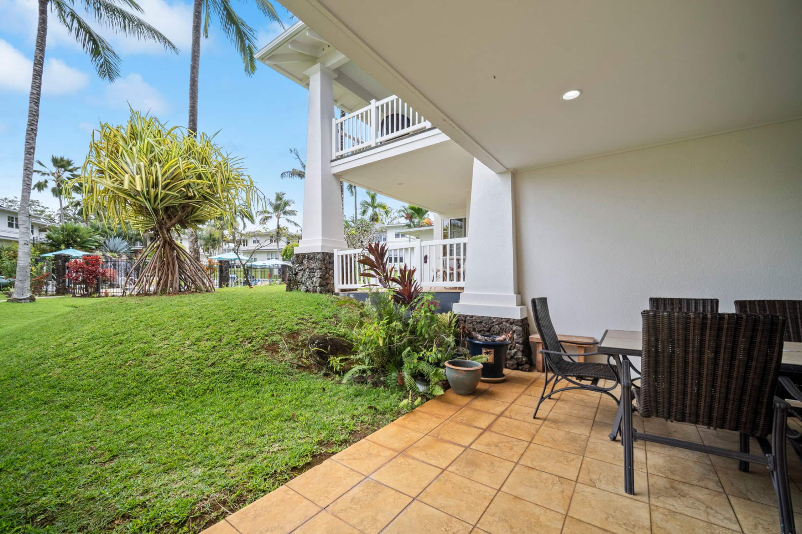 Tropical condo facing pool, lawn, & hot tub! - Image 36