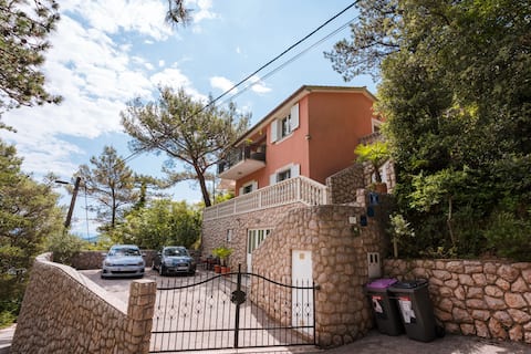 Peaceful Villa Majda right above lagoon beach