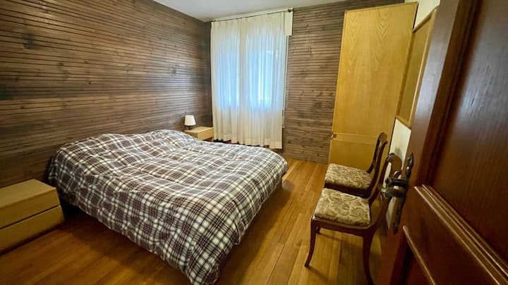 Camera con letto matrimoniale