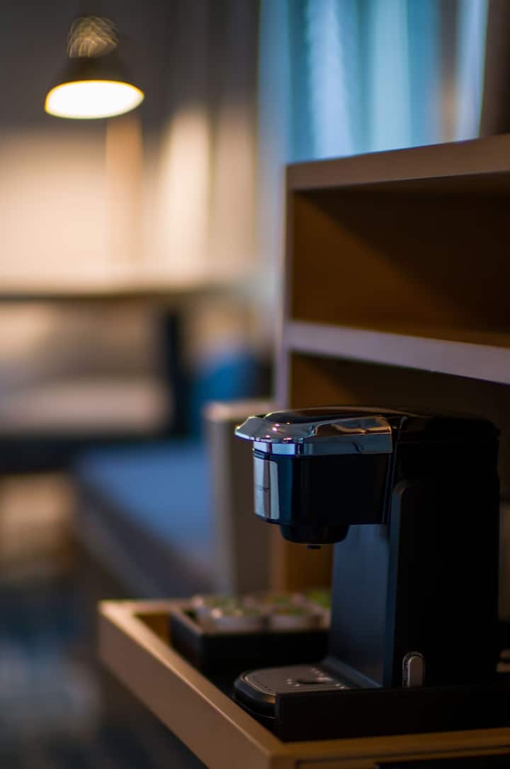 Stylish Unit, Steps To Civic Center & Rooftop Pool - San Francisco, CA