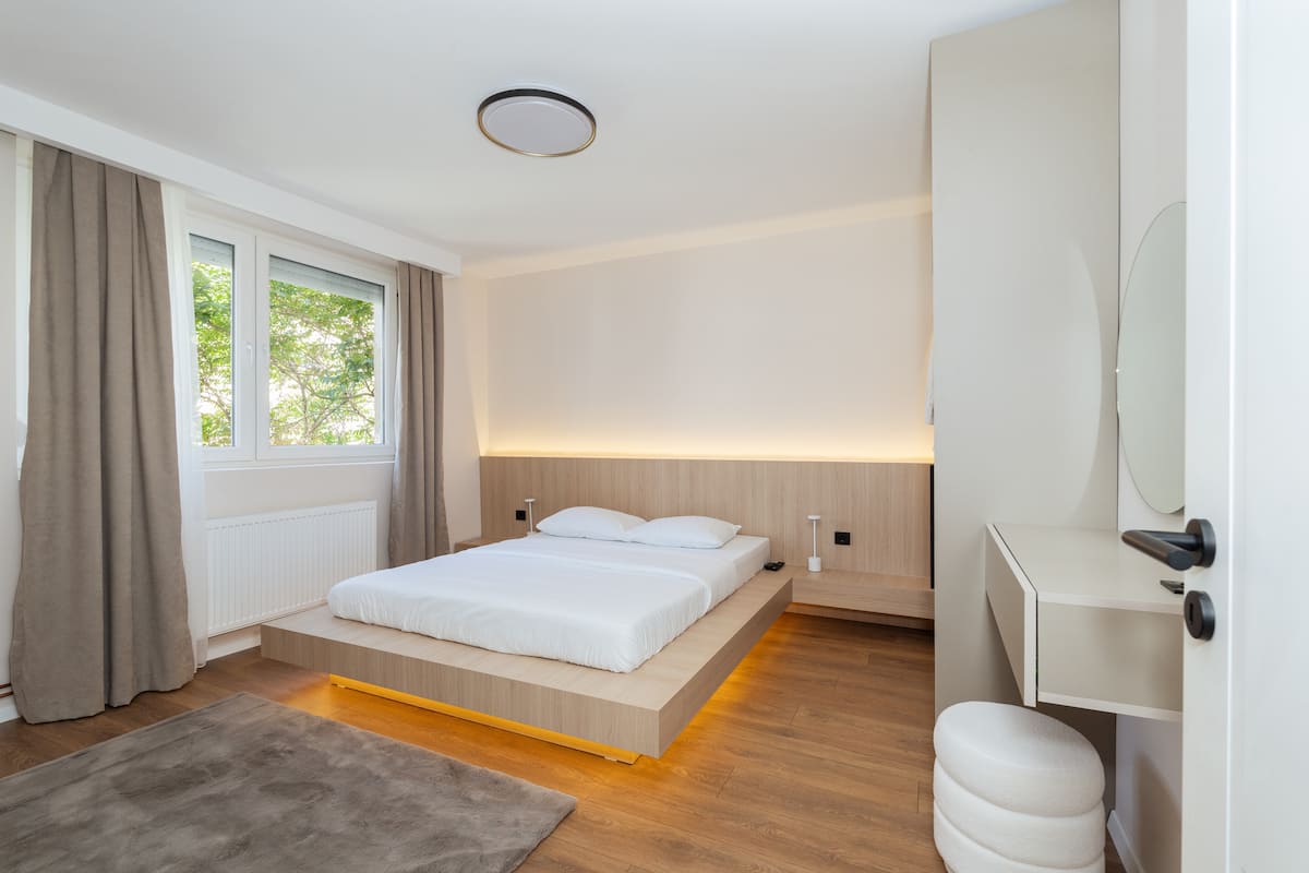 Redspot Apartment