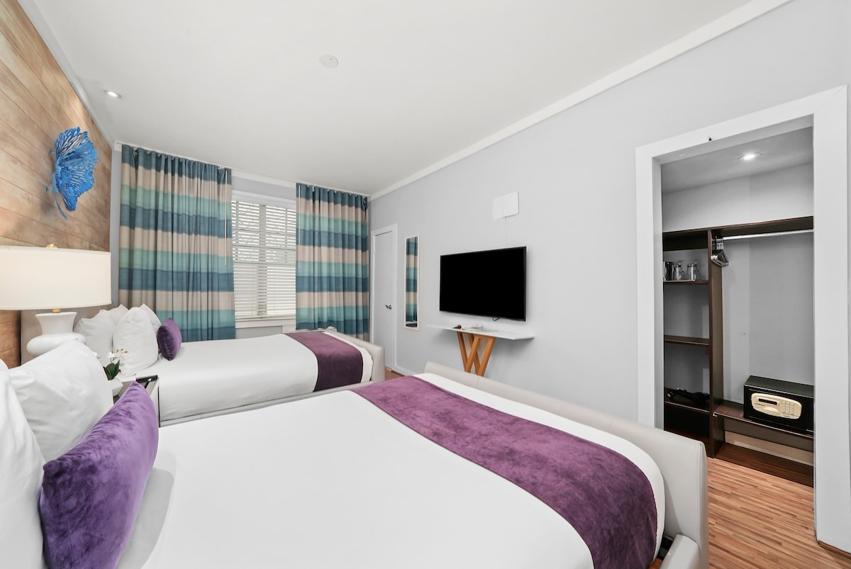 Room in Miami Beach, Two Beds