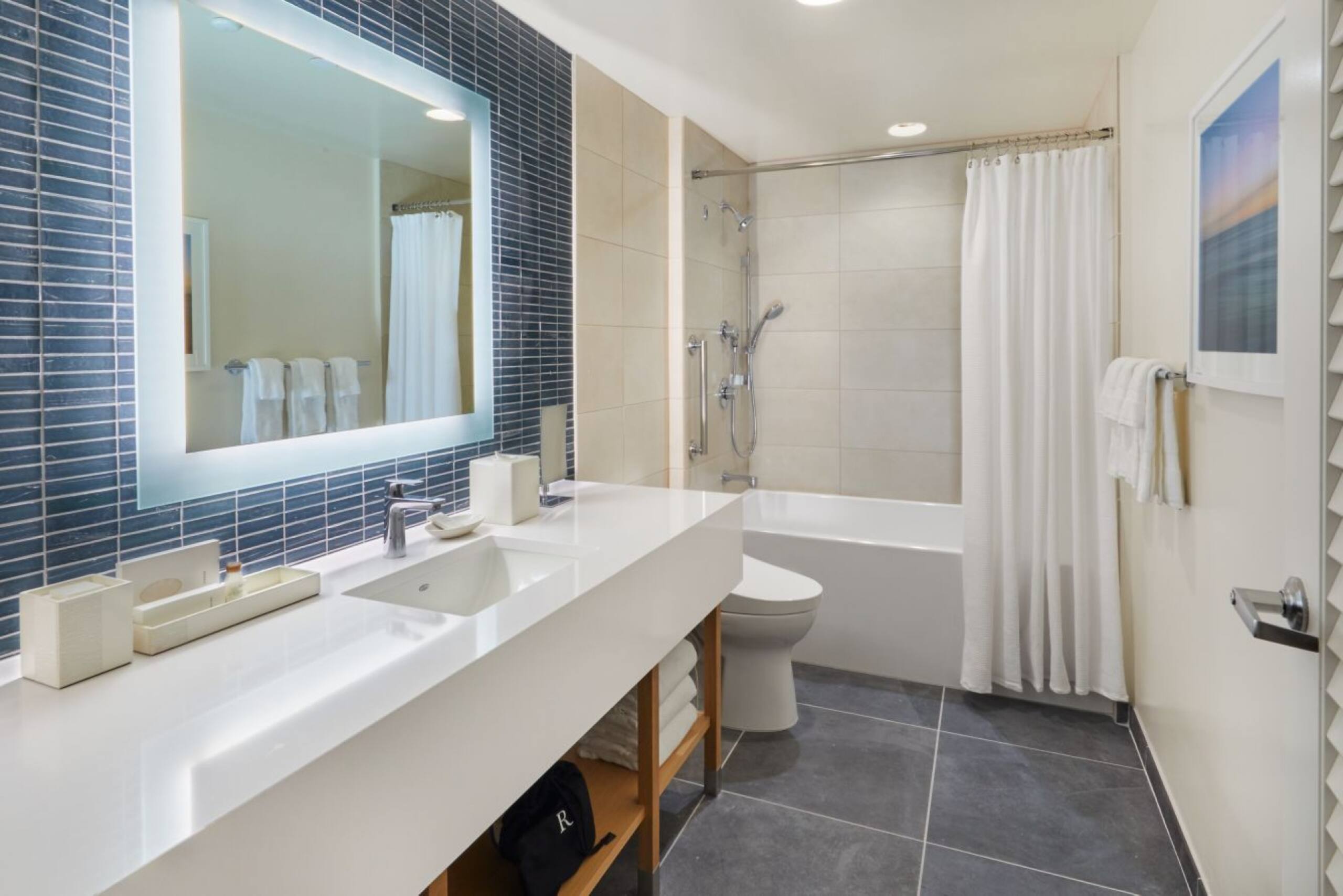 Hotel in Honolulu · ★4.79 · 1 bedroom · 2 beds · 1 private bath - Image 12