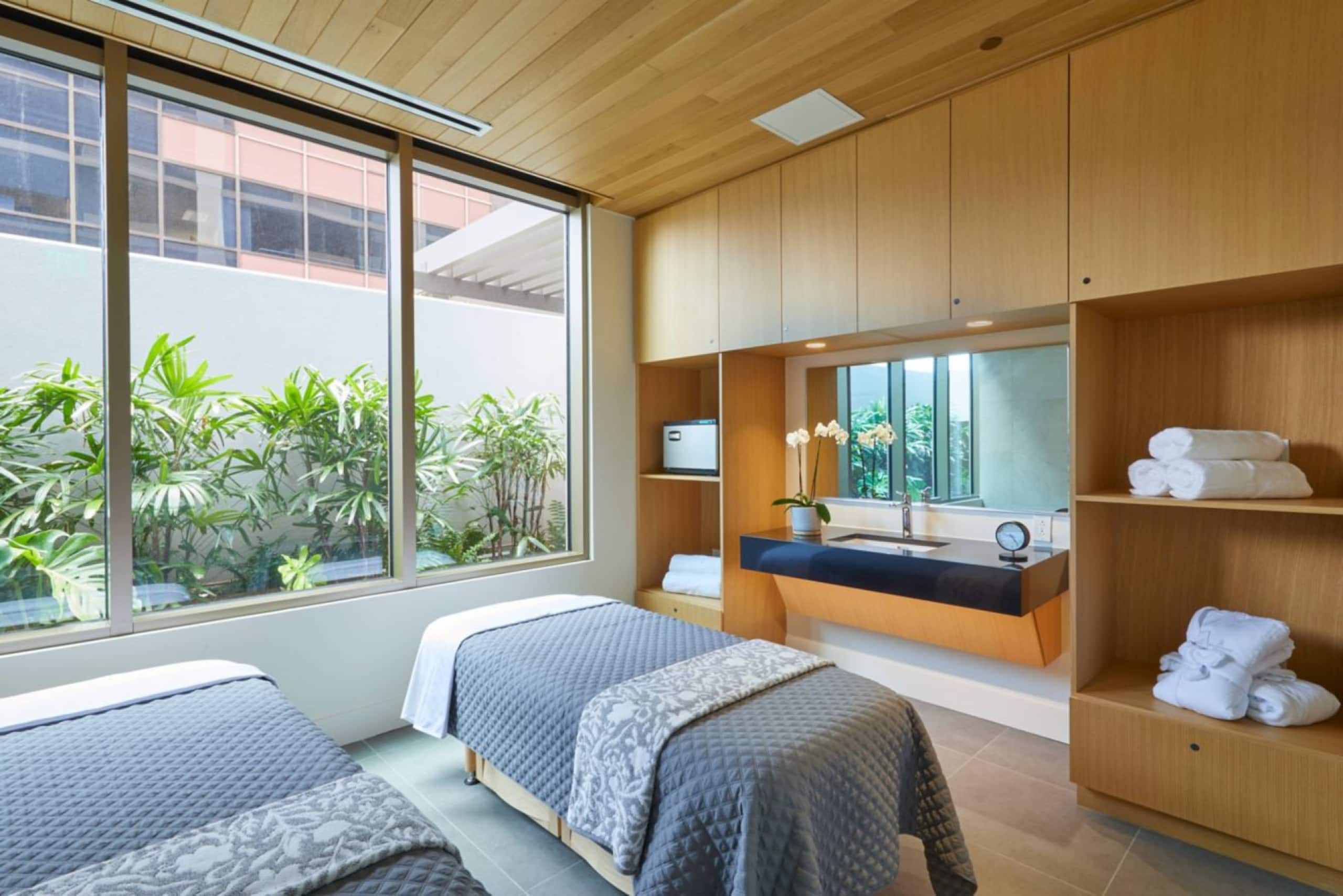 Hotel in Honolulu · ★4.79 · 1 bedroom · 2 beds · 1 private bath - Image 32