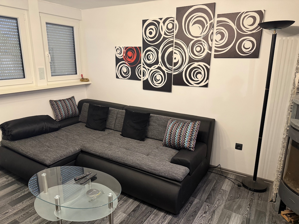 Successful Airbnb property: Charming attic apartment in Lu-Süd in Ludwigshafen Am Rhein