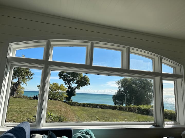 Beachfront Holiday House On The Lake - Sheboygan, WI