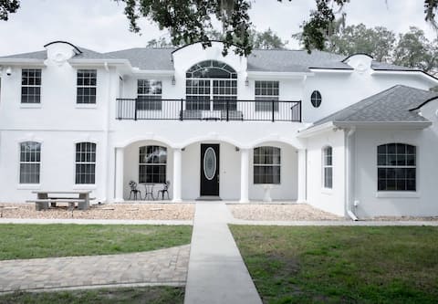 •Arbor Grand Estate•