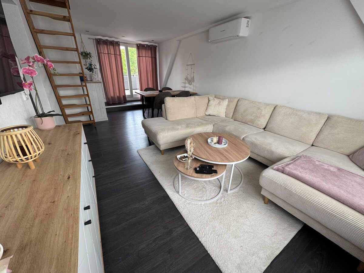 Top Airbnb: Modern 3-room apartment with large roof terrace in Katernberg