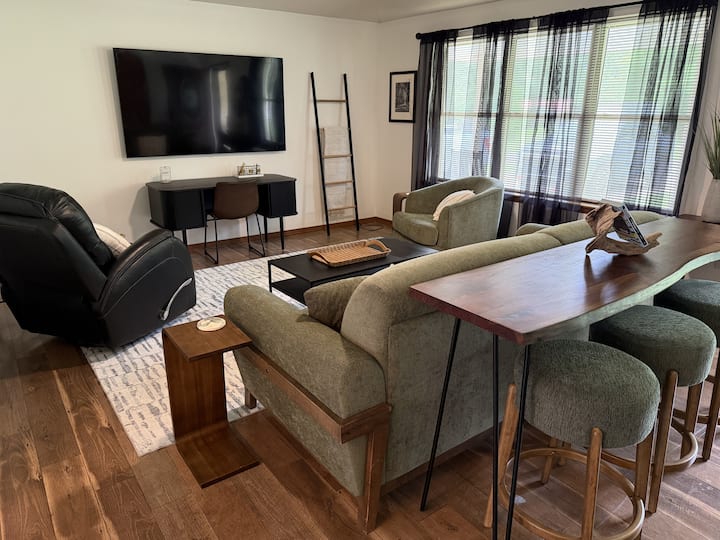 Woodhill Circle - Mountain Home, AR