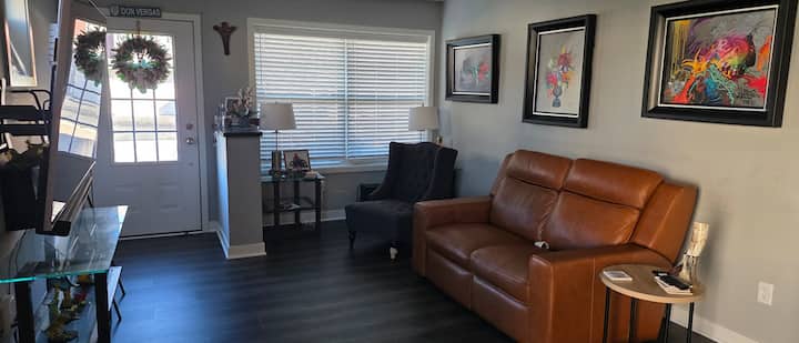 3bed 2.5 Bath Townhouse On A Corner Lot - White Bear Lake, MN