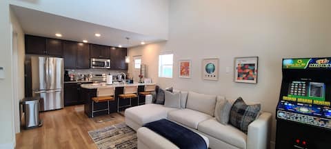 Successful Airbnb property: Private Guesthouse w/Patio, Downtown, CoS College in Colorado Springs