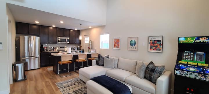 Private Guesthouse W/patio, Downtown, Cos College - Colorado Springs, CO