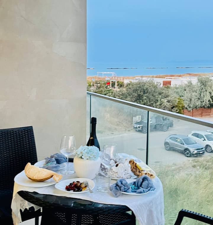 Suite sul Mare. Love on the beach