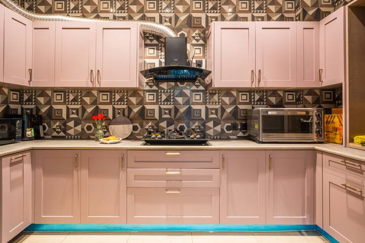 Full kitchen image 1