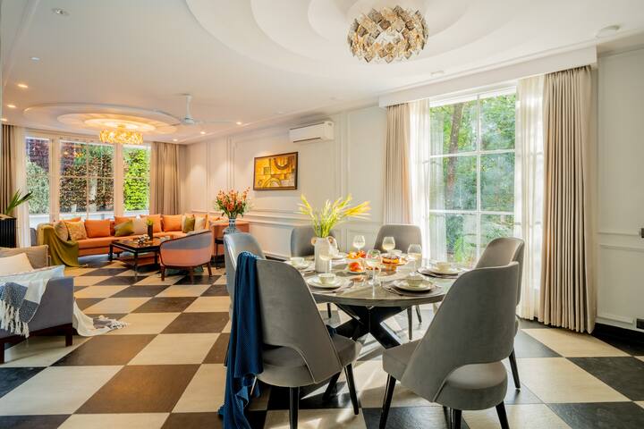 Dining area image 2