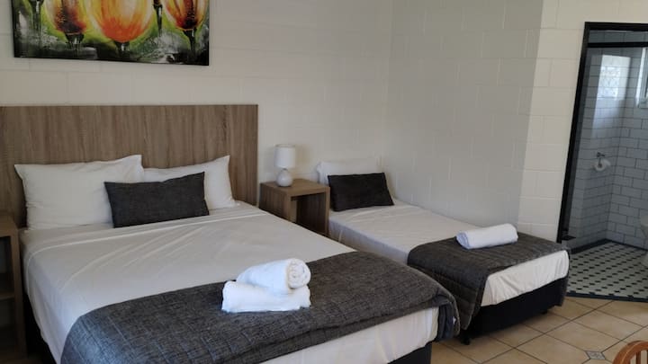 Superior Queen Twin (With Ensuite) - Tully