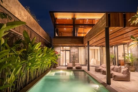 NEW 4 Bedrooms Villa - Beach Access