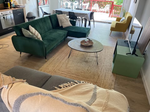 Large Apartment with Mountain View Espelette