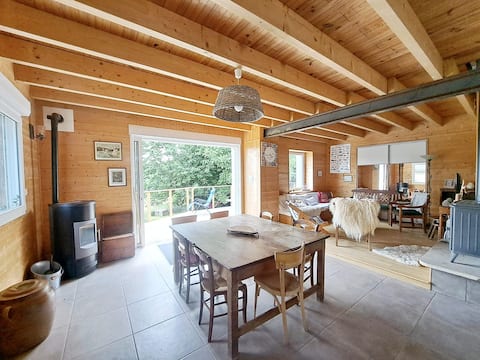 House overlooking Lake Guerlédan – Authenticity