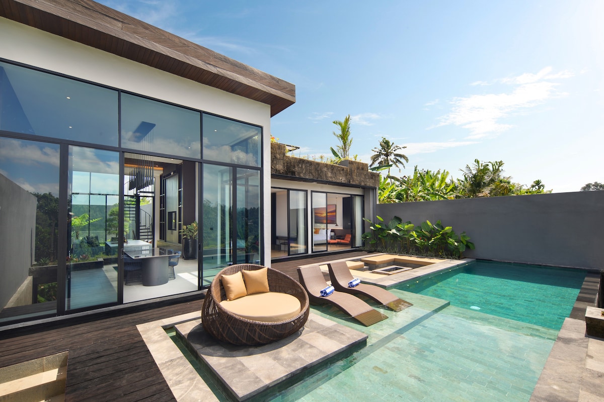 Villa in Ubud · ★5.0 · 2 bedrooms · 2 beds · 2 baths รายการ Airbnb เปรียบเทียบ
