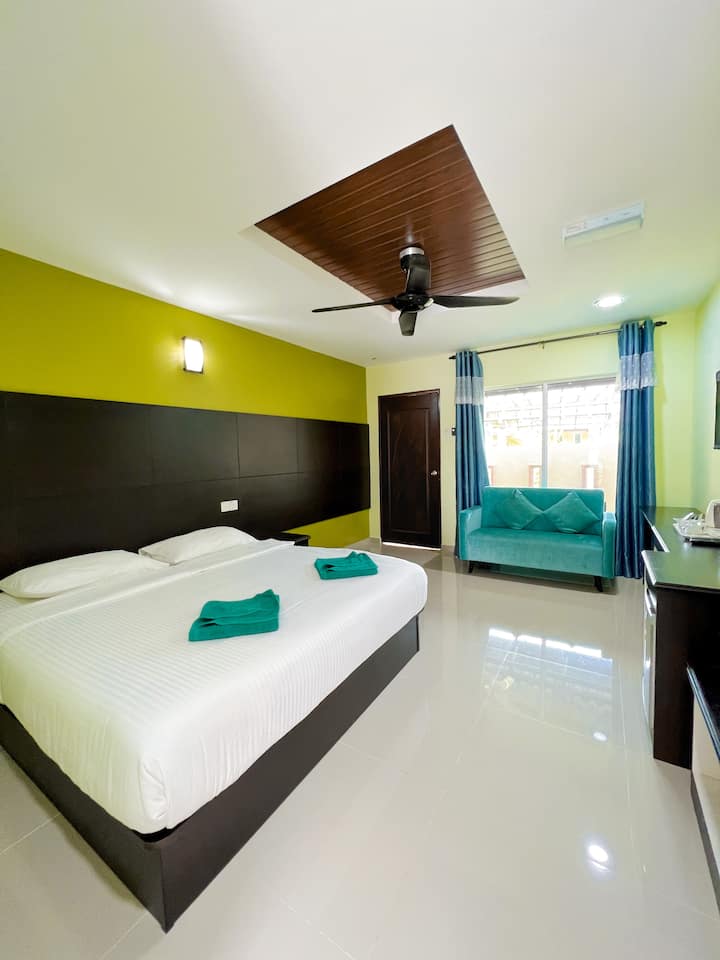Deluxe Room In Langkawi With Pool Access - Pantai Cenang