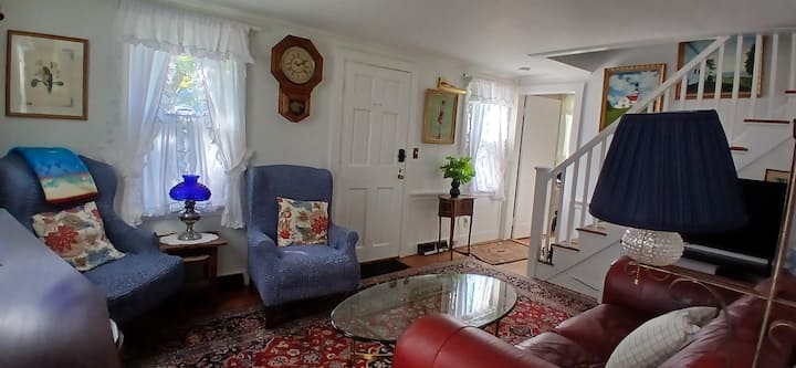 Charming Cape Cod House - Cape Cod, MA