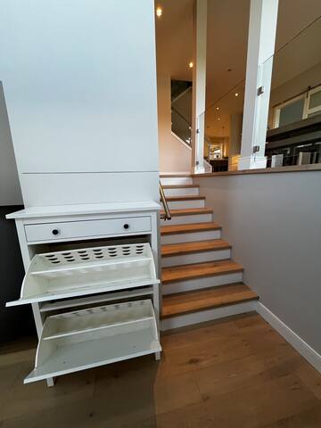 Spectacular Family – Friendly 4 bedroom Home! gallery image 4