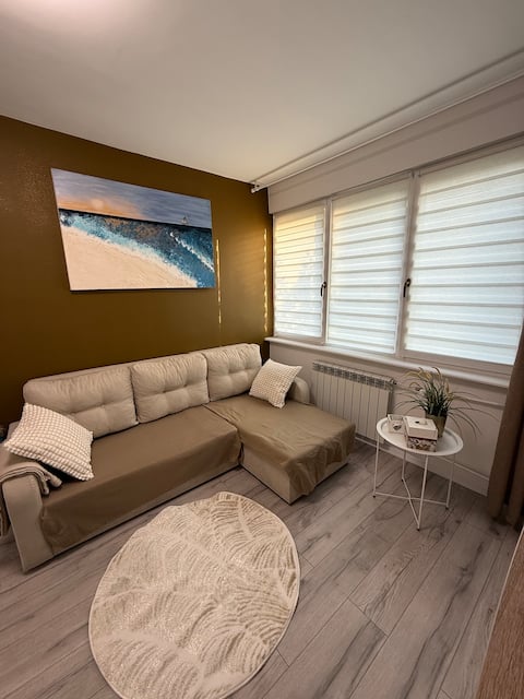Popular Airbnb listing: EVA Apartments-Apartment GOLD in Przymorze Wielkie