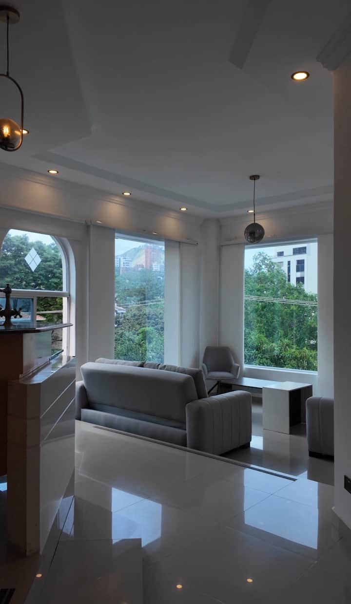 Exclusivo Apartamento Amplio En El Oeste De Cali - Cali